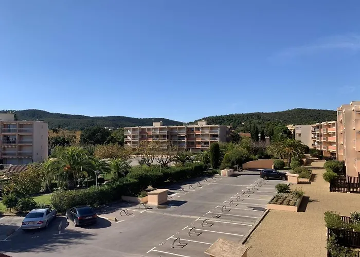 Studio Cabine Les Rives De La Faviere Piscine Et Tennis Les Pieds Dans L'Eau